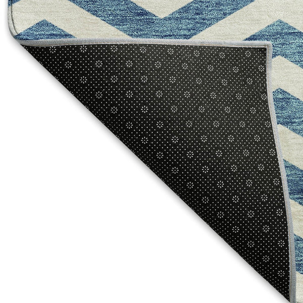 HomeRoots 5' X 8' Teal And Ivory Chevron Rug - Washable, UV Protected, Stylish & Durable for Busy Homes 673335