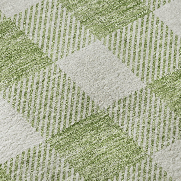 HomeRoots 8' Artichoke Green & Ivory Plaid Washable Round Rug with UV Protection for Stylish, Busy Homes 673342
