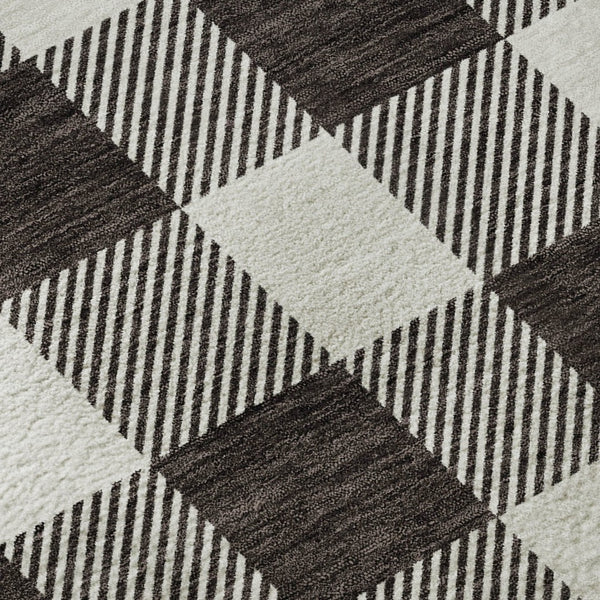 HomeRoots 8' Black And Ivory Plaid Washable Round Rug with UV Protection - Durable, Stylish, and Easy Care! 673354