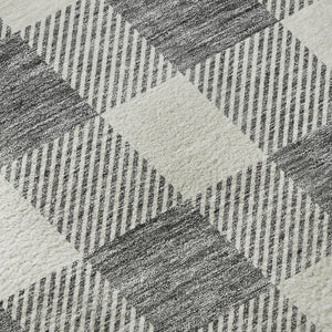 HomeRoots 8' Gray and Ivory Plaid Washable Round Rug - Durable, UV-Protected, Perfect for Modern & Traditional Decor 673372