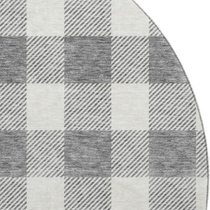 HomeRoots 8' Gray and Ivory Plaid Washable Round Rug - Durable, UV-Protected, Perfect for Modern & Traditional Decor 673372