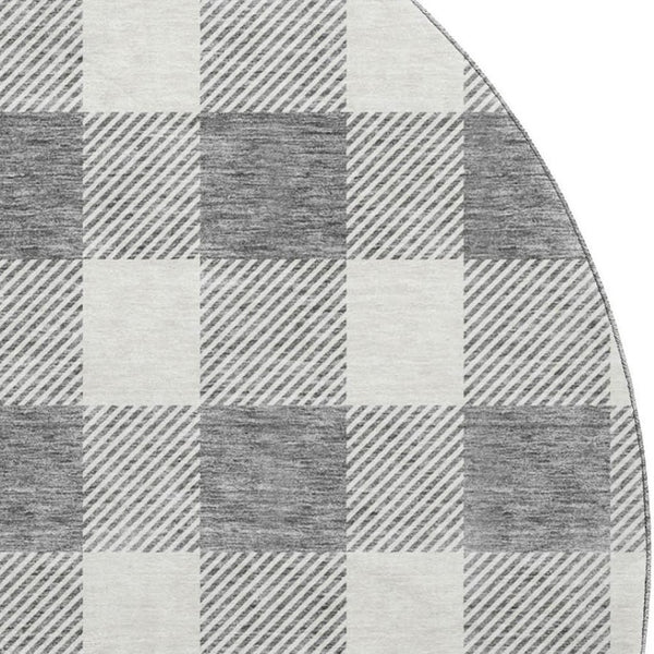 HomeRoots 8' Gray and Ivory Plaid Washable Round Rug - Durable, UV-Protected, Perfect for Modern & Traditional Decor 673372