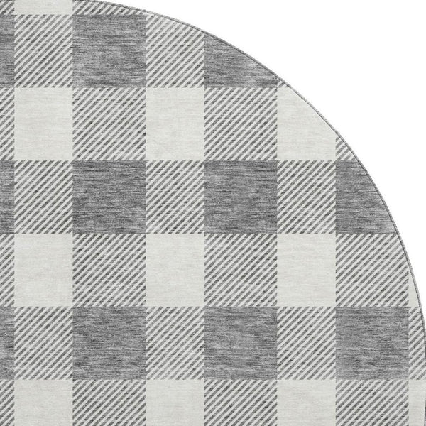 HomeRoots 8' Gray and Ivory Plaid Washable Round Rug - Durable, UV-Protected, Perfect for Modern & Traditional Decor 673372