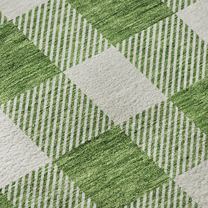 HomeRoots 8' Green And Ivory Plaid Round Rug – Durable, Washable, UV-Protected for Family-Friendly Living Spaces 673378