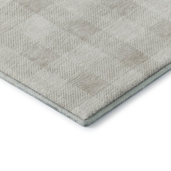HomeRoots 8' Ivory and Beige Plaid Washable Round Rug - UV Protection, Stain-Resistant, Durable Design for Homes 673384