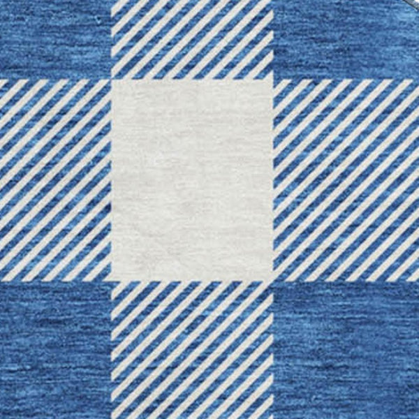 HomeRoots 8' Navy Blue and Ivory Plaid Washable Round Rug – UV Protected, Stain Resistant for Family Spaces 673390