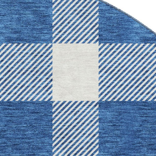 HomeRoots 8' Navy Blue and Ivory Plaid Washable Round Rug – UV Protected, Stain Resistant for Family Spaces 673390