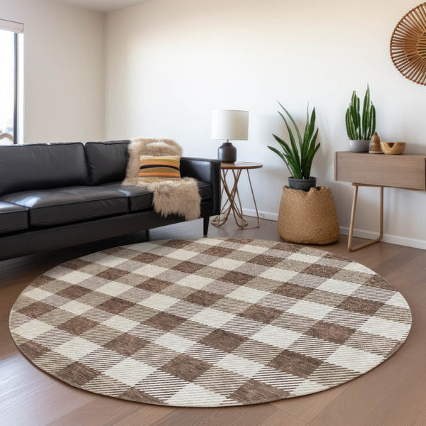 HomeRoots 8' Durable Brown and Beige Plaid Round Rug with UV Protection – Stain-Resistant, Easy-Care Design! 673450