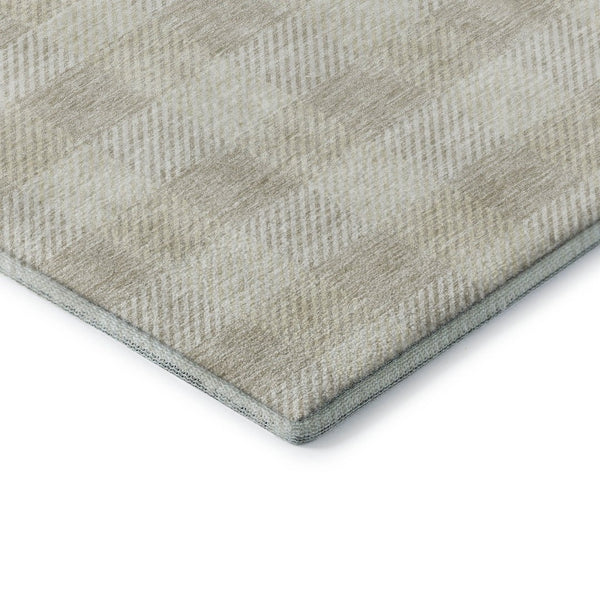 HomeRoots 8' Ivory And Beige Plaid Round Rug - Durable, Stain-Resistant, UV Protected for Indoor & Outdoor Use 673468