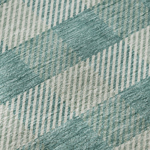 HomeRoots 8' Teal and Ivory Plaid Round Rug - Washable, UV Protected, Stain Resistant for Active Homes 673498