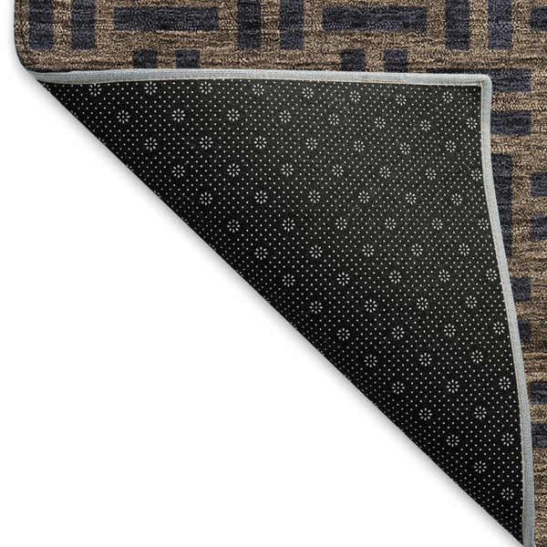 HomeRoots 8' Chocolate and Gray Abstract Geometric Washable Round Rug – Durable, Stylish, UV Protected & Easy Care! 673522