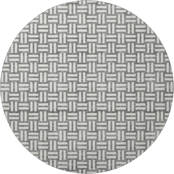 HomeRoots 8' Gray and Ivory Abstract Geometric Washable Round Rug - Stylish, Durable, UV-Protected Design! 673534