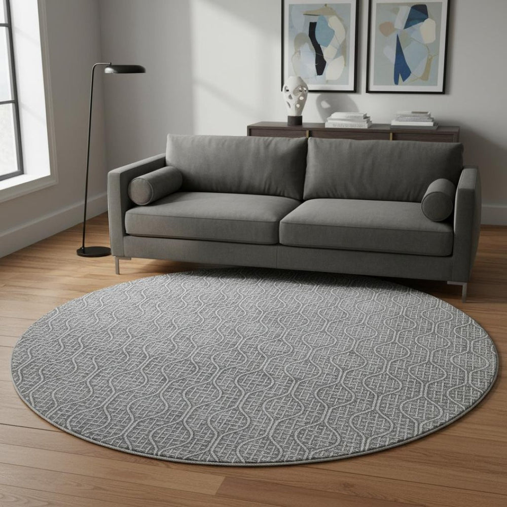 HomeRoots 8' Gray And Ivory Geometric Round Rug - Washable, UV Protected, Perfect for High-Traffic Spaces 673624