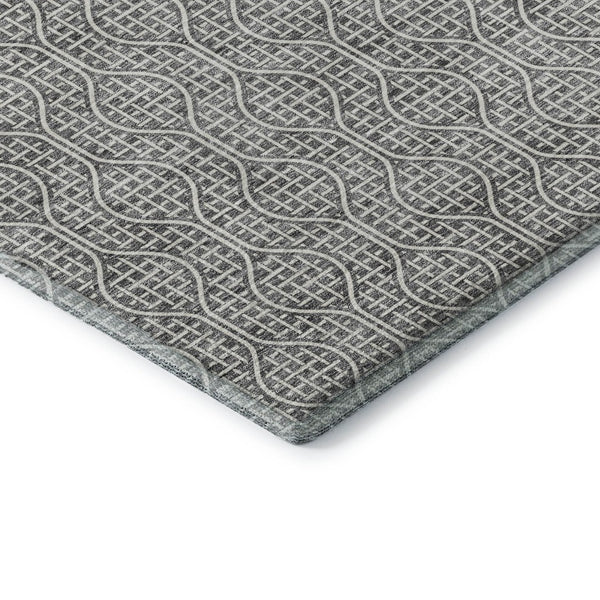 HomeRoots 8' Gray And Ivory Geometric Round Rug - Washable, UV Protected, Perfect for High-Traffic Spaces 673624
