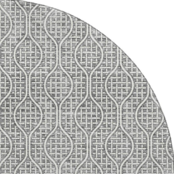 HomeRoots 8' Gray And Ivory Geometric Round Rug - Washable, UV Protected, Perfect for High-Traffic Spaces 673624