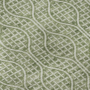 HomeRoots 8' Stylish Green and Ivory Geometric Round Rug - Washable, UV Protected, Perfect for Busy Homes! 673630