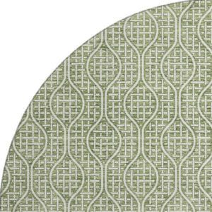 HomeRoots 8' Stylish Green and Ivory Geometric Round Rug - Washable, UV Protected, Perfect for Busy Homes! 673630