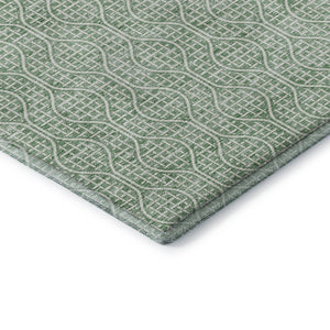 HomeRoots 8' Sage and Ivory Round Rug - Stylish Geometric Design with UV Protection and Washable Convenience 673654