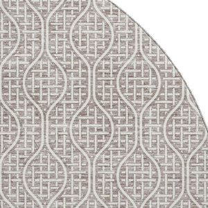 HomeRoots 8' Stylish Taupe and Ivory Geometric Round Rug - Washable, UV Protected, Perfect for High-Traffic Areas 673666