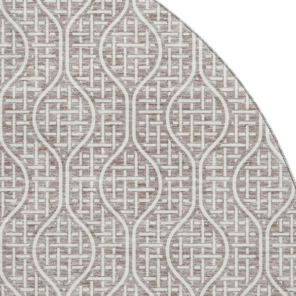 HomeRoots 8' Stylish Taupe and Ivory Geometric Round Rug - Washable, UV Protected, Perfect for High-Traffic Areas 673666