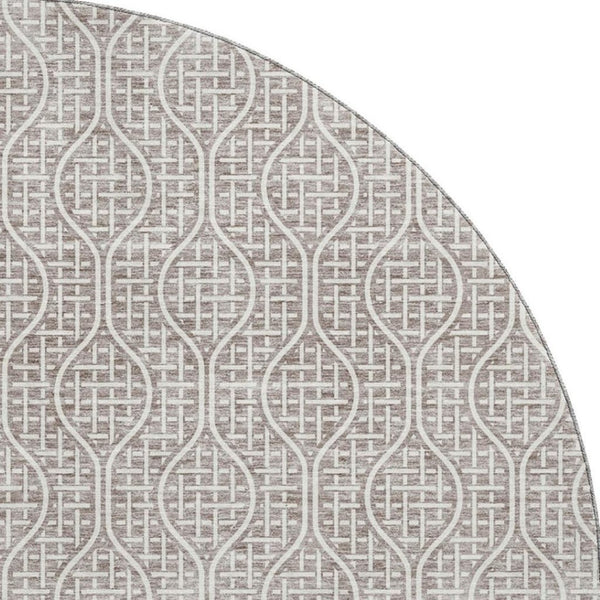 HomeRoots 8' Stylish Taupe and Ivory Geometric Round Rug - Washable, UV Protected, Perfect for High-Traffic Areas 673666