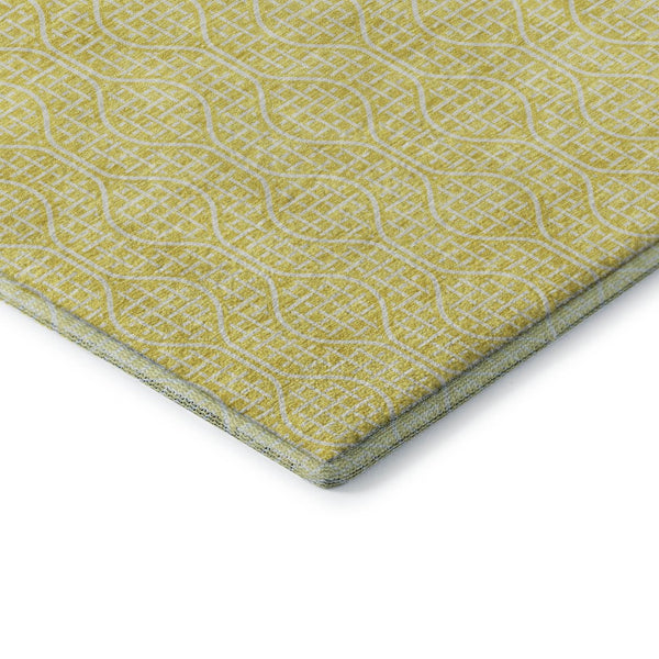 HomeRoots 8' Yellow and Ivory Geometric Round Rug – Washable, UV-Protected, Stylish for High-Traffic Areas 673678