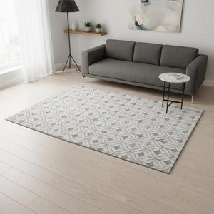 HomeRoots 5' X 8' Gray And Ivory Geometric Area Rug - Washable, UV Protected, Stylish & Durable for Any Space 673713