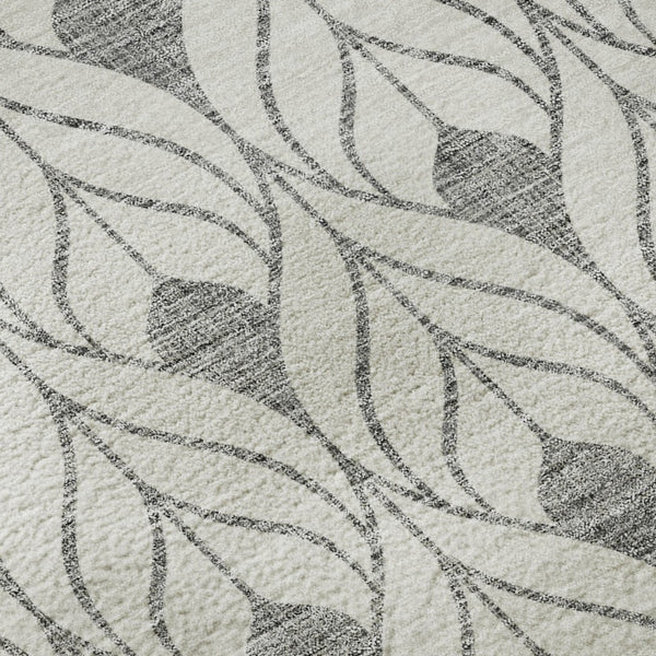 HomeRoots 8' Gray and Ivory Geometric Round Rug - Washable, UV Protected, Stain-Resistant for High-Traffic Areas 673714