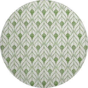 HomeRoots 8' Green and Ivory Geometric Washable Round Rug with UV Protection for Homes, Patios & Playrooms 673720