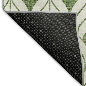 HomeRoots 8' Green and Ivory Geometric Washable Round Rug with UV Protection for Homes, Patios & Playrooms 673720