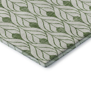 HomeRoots 8' Green and Ivory Geometric Washable Round Rug with UV Protection for Homes, Patios & Playrooms 673720