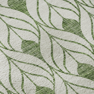 HomeRoots 8' Green and Ivory Geometric Washable Round Rug with UV Protection for Homes, Patios & Playrooms 673720