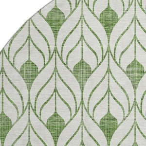 HomeRoots 8' Green and Ivory Geometric Washable Round Rug with UV Protection for Homes, Patios & Playrooms 673720
