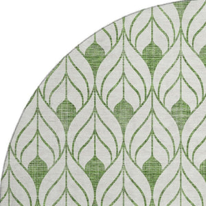 HomeRoots 8' Green and Ivory Geometric Washable Round Rug with UV Protection for Homes, Patios & Playrooms 673720