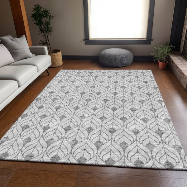 HomeRoots 8' X 10' Stylish Silver & Ivory Geometric Area Rug - Washable, UV Protected & Pet Friendly! 673751