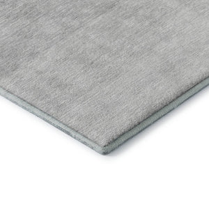 HomeRoots 8' Gray and Silver Ombre Round Rug - Washable, UV Protected, Durable for High-Traffic Spaces! 673786