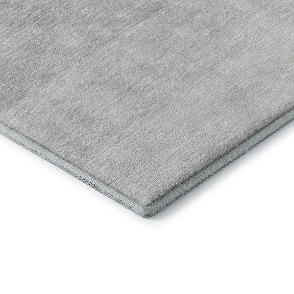 HomeRoots 8' Gray and Silver Ombre Round Rug - Washable, UV Protected, Durable for High-Traffic Spaces! 673786