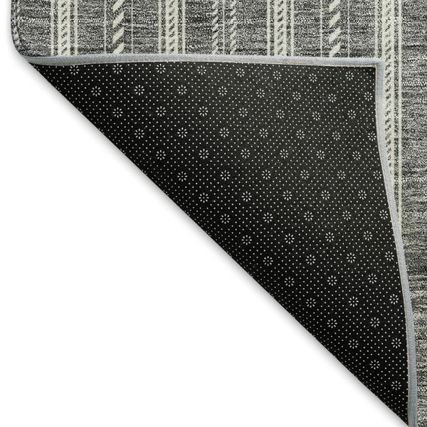 HomeRoots 5' X 8' Gray And Ivory Striped Area Rug - Washable, UV Protected, Stain-Resistant for Homes with Pets 673845