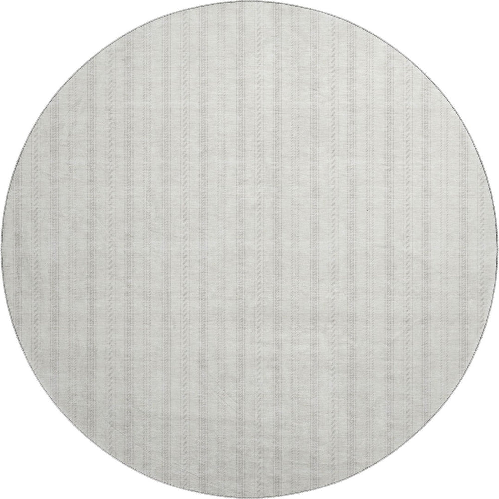 HomeRoots 8' Ivory And Beige Striped Round Rug - Washable, UV Protected, Perfect for Living Spaces & Pets! 673852