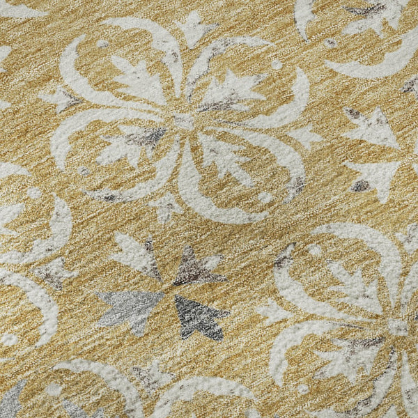 HomeRoots 8' Gold and Gray Floral Washable Round Rug - UV Protected, Durable, Pet-Friendly, and Stylish Design 673924