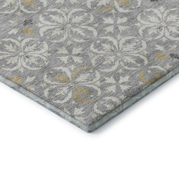 HomeRoots 5' X 8' Gray And Ivory Floral Area Rug - Washable, UV Protected, Durable for High-Traffic Homes 673929