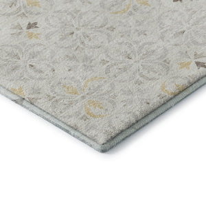 HomeRoots 8' Ivory and Beige Floral Washable Round Rug - Durable, UV-Protected, Stain-Resistant Elegance 673942