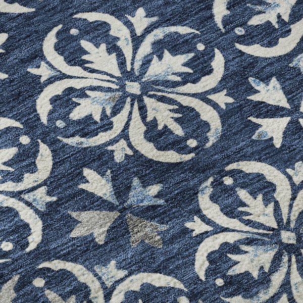 HomeRoots 8' Navy Blue & Ivory Floral Round Rug - Stain-Resistant, UV Protected, Washable for Easy Care! 673954