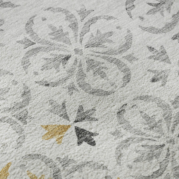 HomeRoots 8' Silver and Gray Floral Round Rug - Washable, UV-Protected, Durable Design for All Spaces 673966