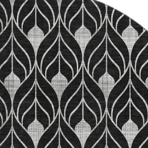 HomeRoots 8' Modern Black and Gray Geometric Washable Round Rug with UV Protection for High-Traffic Areas 673984