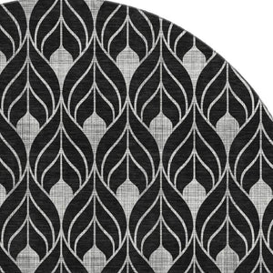 HomeRoots 8' Modern Black and Gray Geometric Washable Round Rug with UV Protection for High-Traffic Areas 673984