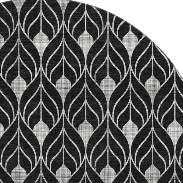 HomeRoots 8' Modern Black and Gray Geometric Washable Round Rug with UV Protection for High-Traffic Areas 673984