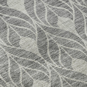 HomeRoots 8' Gray and Silver Geometric Round Rug - Washable, UV Protected, Perfect for High-Traffic Areas! 674008