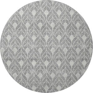HomeRoots 8' Gray and Silver Geometric Round Rug - Washable, UV Protected, Perfect for High-Traffic Areas! 674008