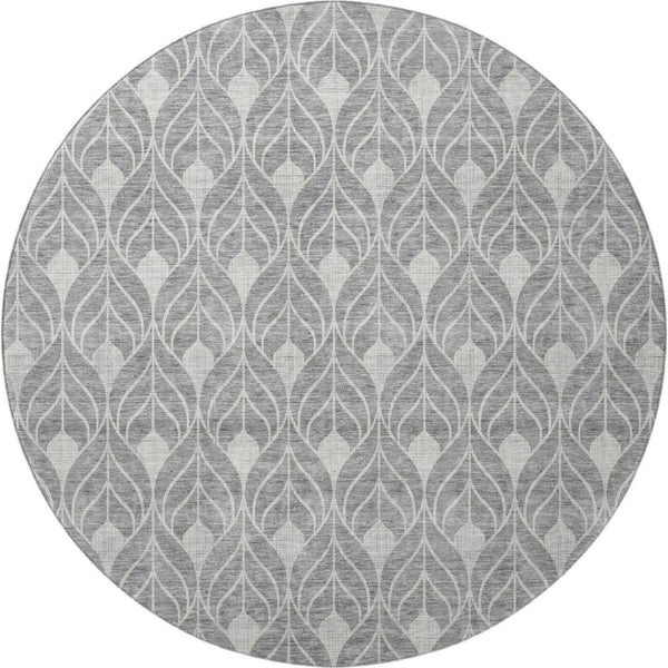 HomeRoots 8' Gray and Silver Geometric Round Rug - Washable, UV Protected, Perfect for High-Traffic Areas! 674008